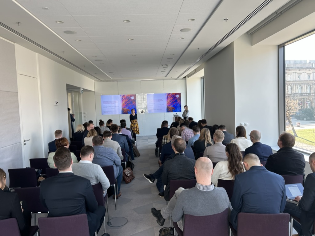 C3260A59 058F 421B 813A D923B2B05DE4 1 105 c